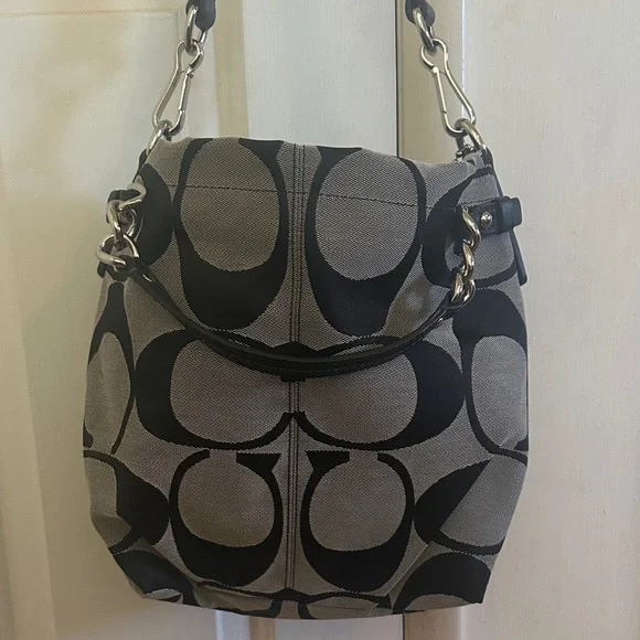 Stylish Coach Tote - Picture 1 of 7